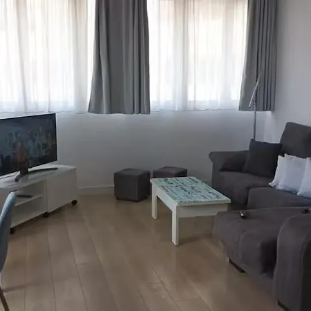 Downtown Palmas, Steps From Canteras Appartement